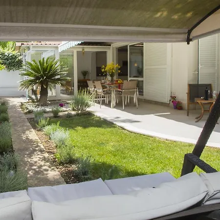 Deluxe Lea With Large Garden